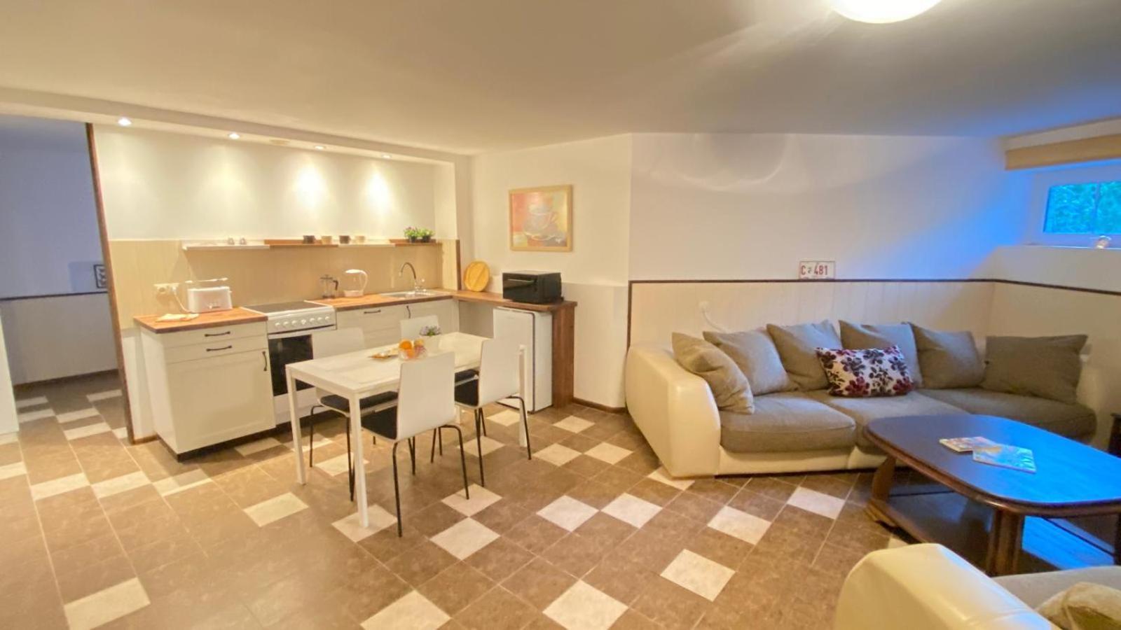 Plavu 16 Apartment Jurmala Ruang foto